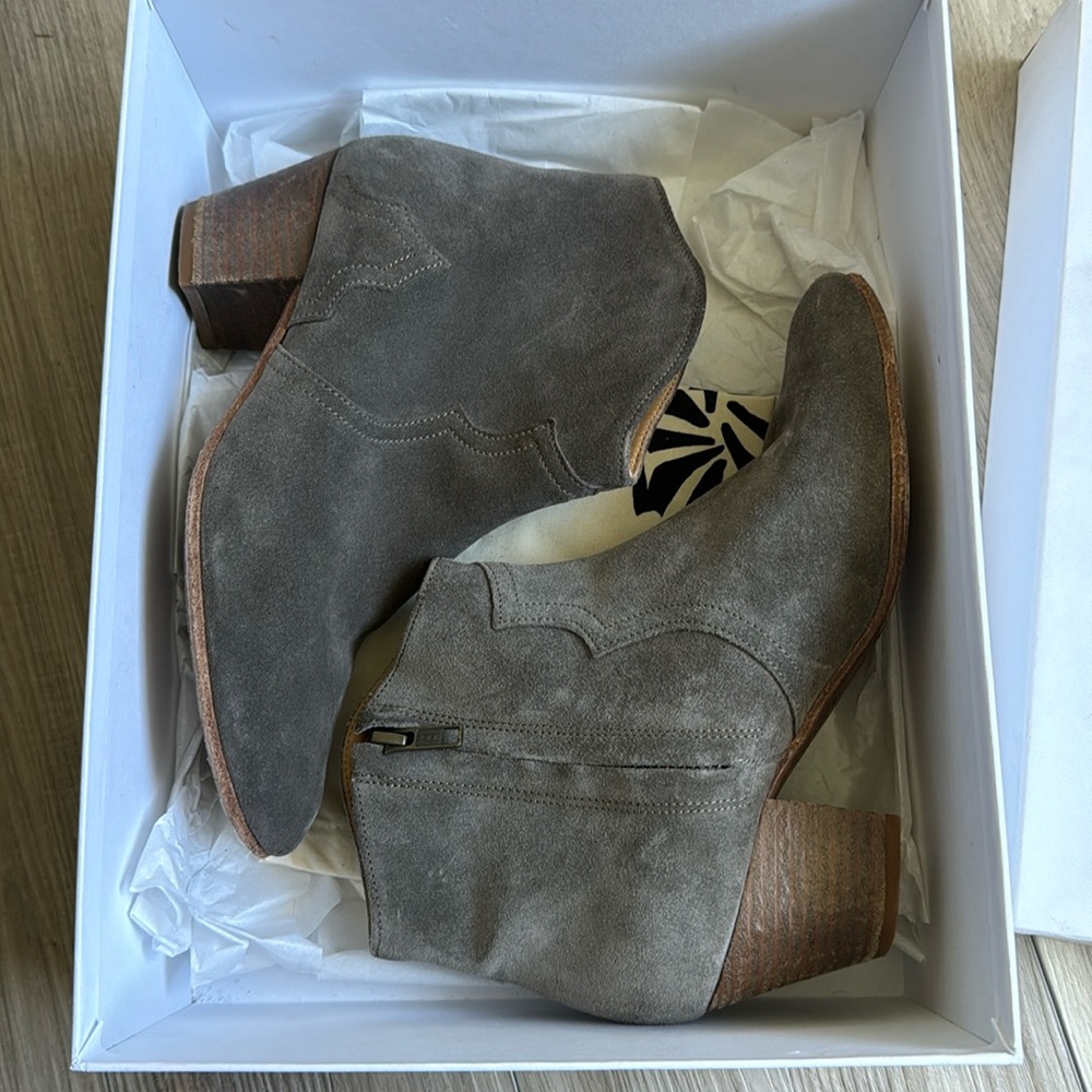 Authentic Isabel Marant Dicker boot size 37 taupe